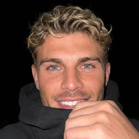 Chris W., 27